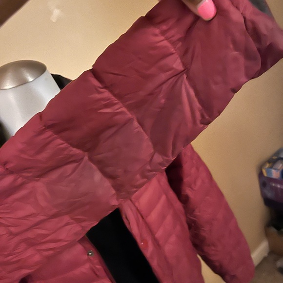 Gap Maroon light weight coat. Some wear on the elbow, no rips or holes.Size S - Picture 5 of 6
